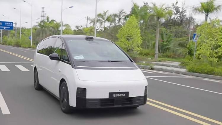 家庭科技旗舰MPV 试驾理想MEGA(图15)