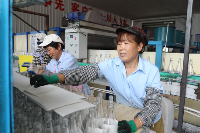11亿技改赋能！新泰玻璃瓶走出“绿色智造”新路子
