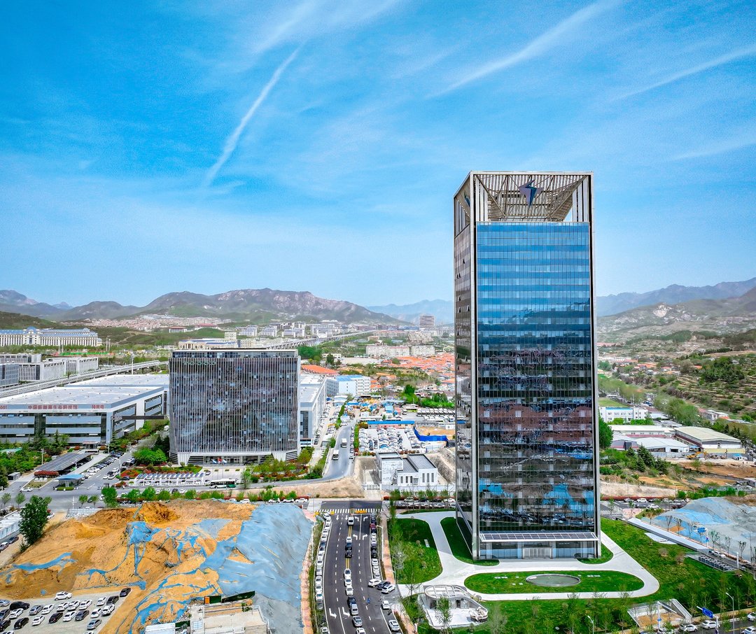 全球首座“超阶零碳大楼”在青岛投运 年减碳2500吨创建筑节能新范式