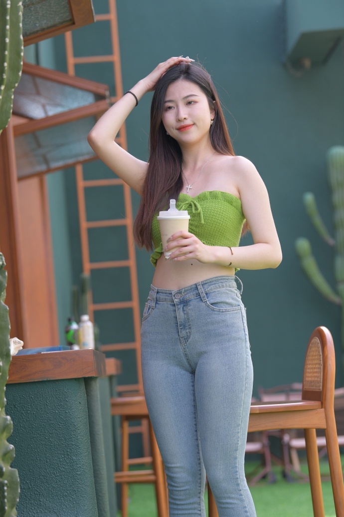抖音没戴罩子90秒擦玻璃