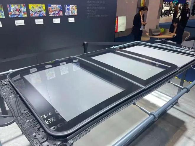 后排乘客可以直接在车内操作无人机起飞？！这样的车顶你见过吗(图2)