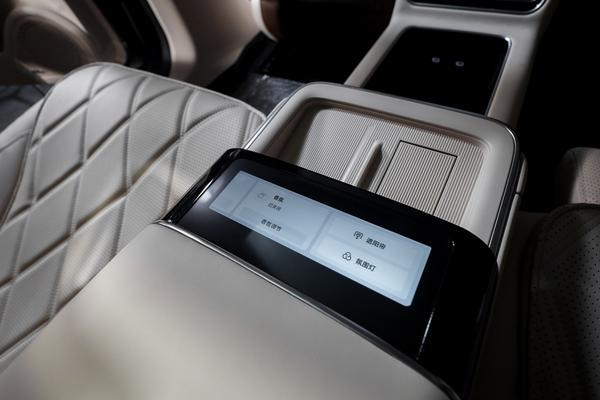 进化不止 风云A9L光辉（四驱）全球上市超级置换抢购价1719万元起(图6)