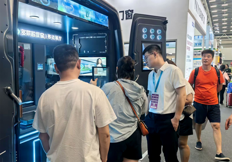 门窗界“破局者”：靠线上种草、线名总和(图2)