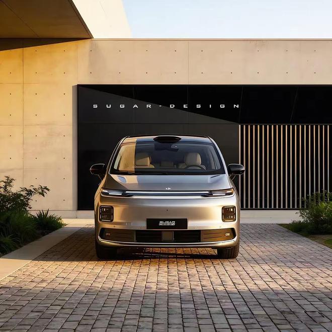 零跑全新MPV曝光定位全尺寸旗舰产品激光雷达+高阶智驾会火(图4)