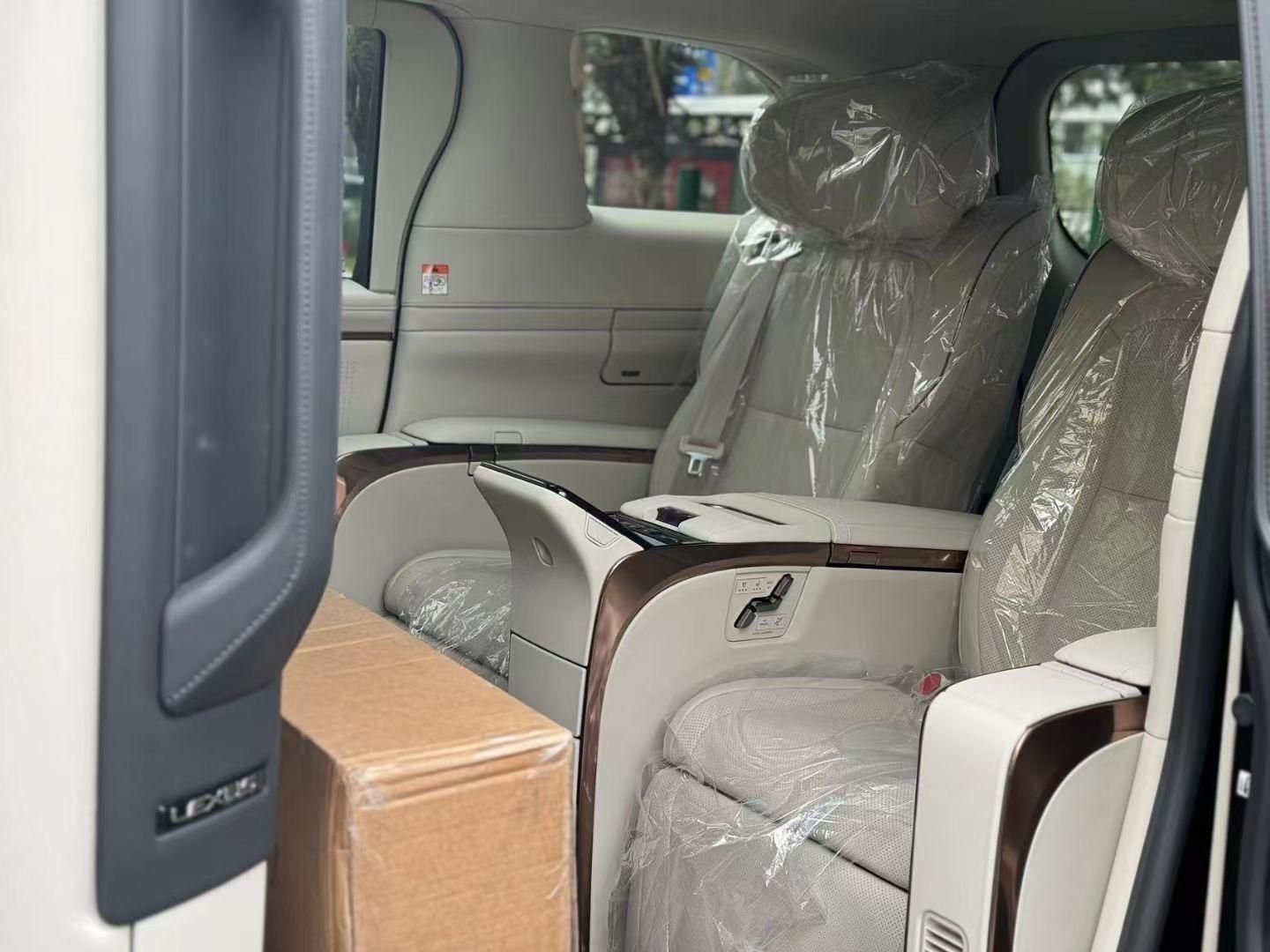 25款雷尔法lm500黑米四座155万现车天津港价格最低颜色全(图4)