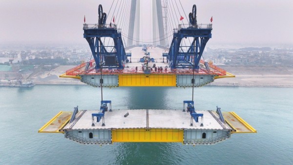 乡村蝶变满目新春节归乡感受沃野田畴中的日新月异