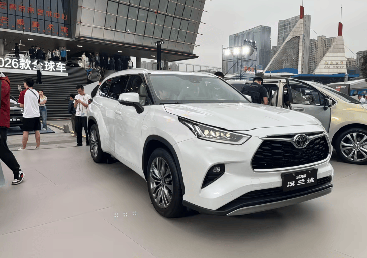 汉兰达不加价了！2198万起156寸大屏+降噪声学玻璃