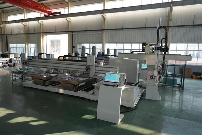 诚信的定制玻璃加工中心厂商哪家好飞旋科技服务有保障