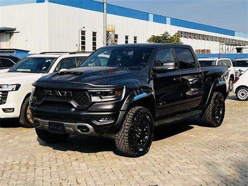 一手本家特价24款道奇公羊霸王龙最低多少钱 现车配置80万起(图4)