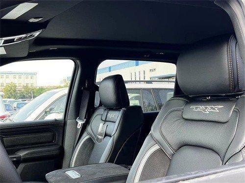 一手本家特价24款道奇公羊霸王龙最低多少钱 现车配置80万起(图8)