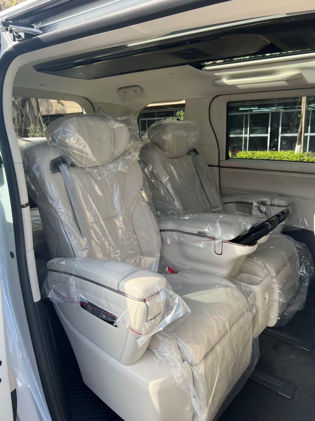 25款雷尔法lm500白黑6座125万天津港提车价格多少全国联保(图2)