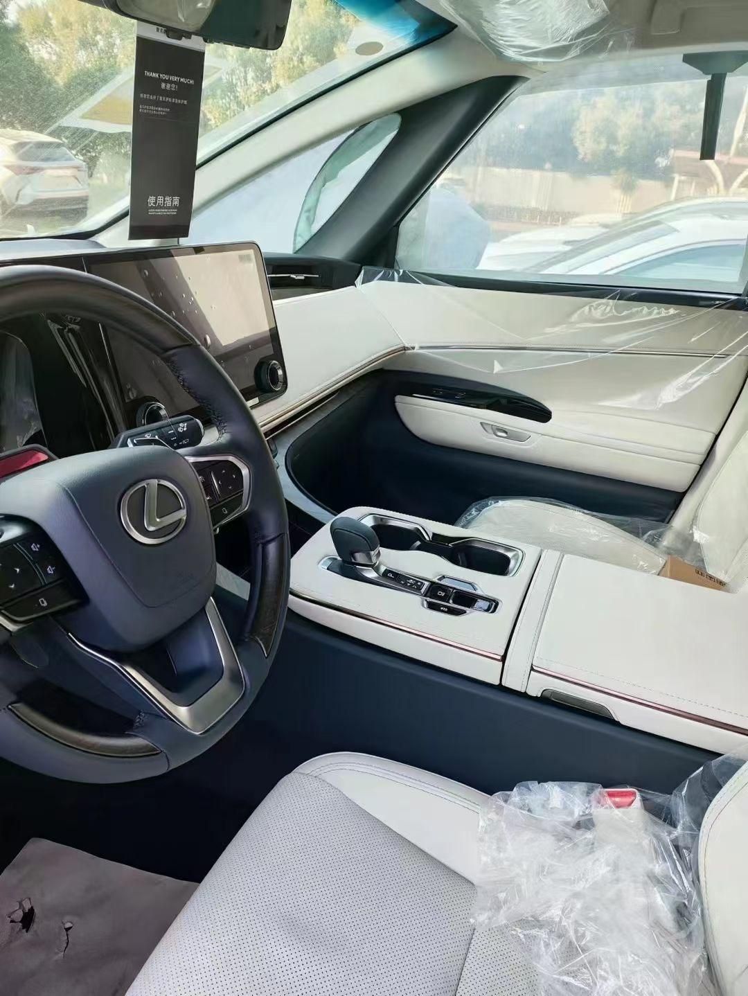 25款雷尔法lm500白黑6座125万天津港提车价格多少全国联保(图6)