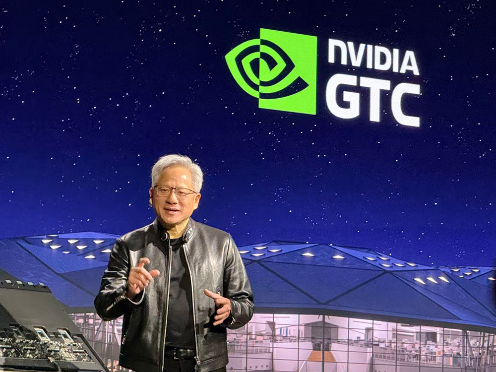 黄仁勋105分钟对话实录：万亿美元这么赚！谈中国、H200、养虾、Groq炮轰DLSS 5批评者