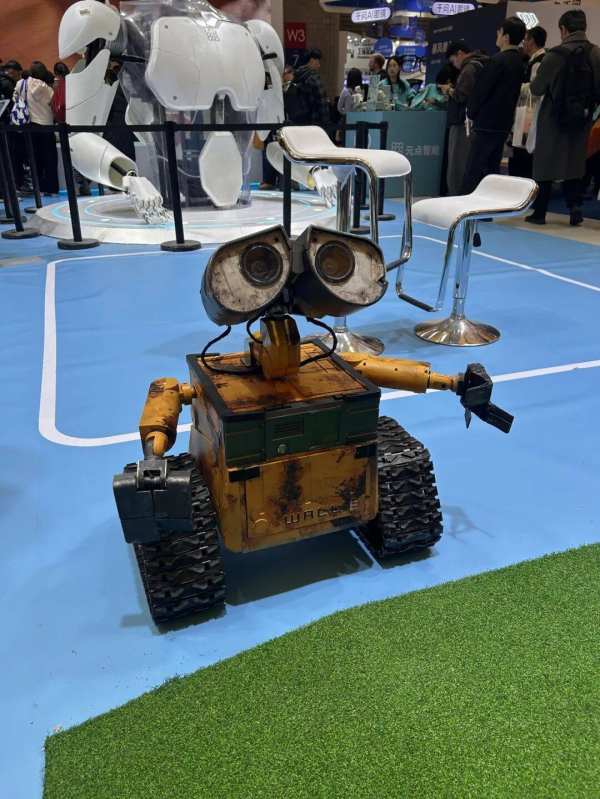 AWE 2026观察：AI狂欢下的冷思考