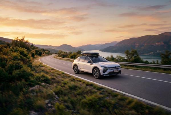 不止于轿车轻奢休旅范 东风雪铁龙新款凡尔赛C5 X自在上市(图12)